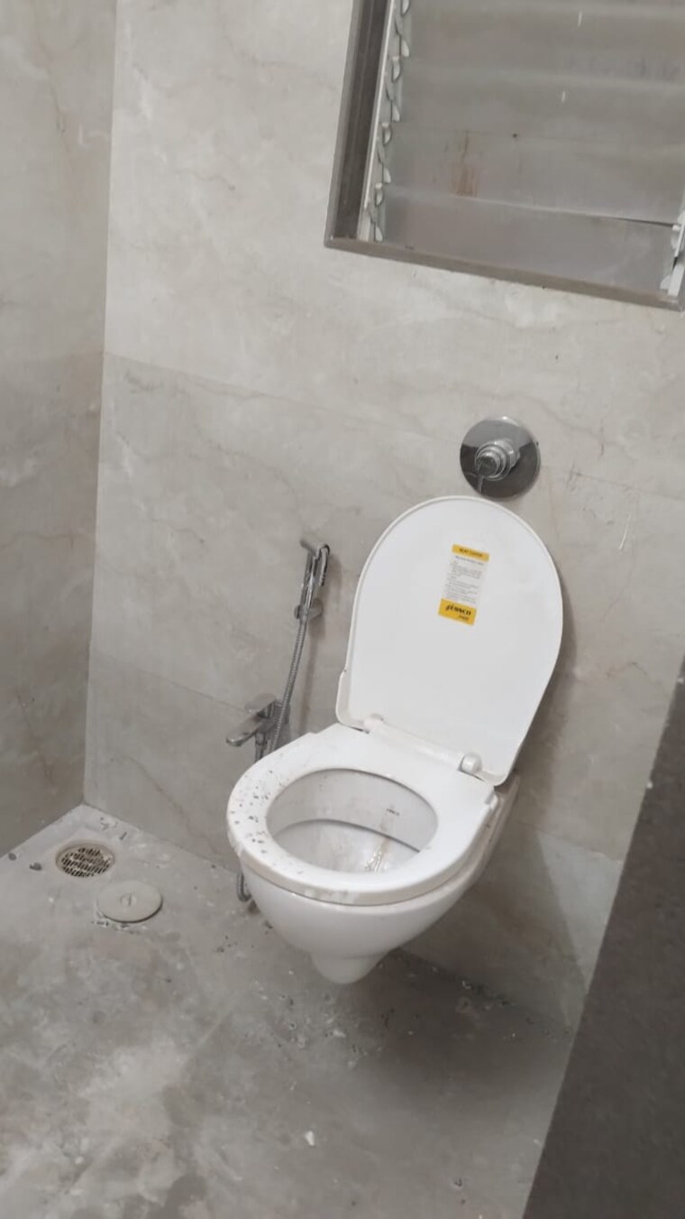 Bathroom, ami-vini-solitaire 2 Bedroom 600 Sq.Ft. Apartment In Dahisar West Mumbai 9208678