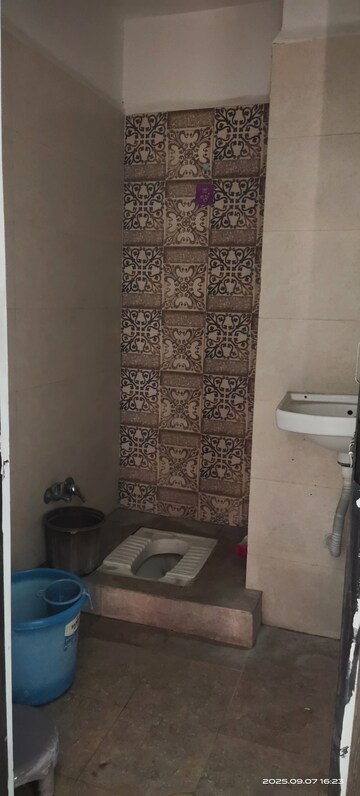 Attached Bathroom in 2 BHK Apartment at Ujjain Road – for Rent