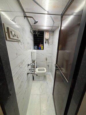 Bathroom in 2 BHK Apartment at Safa Marwah Tower, Mazgaon – for Sale