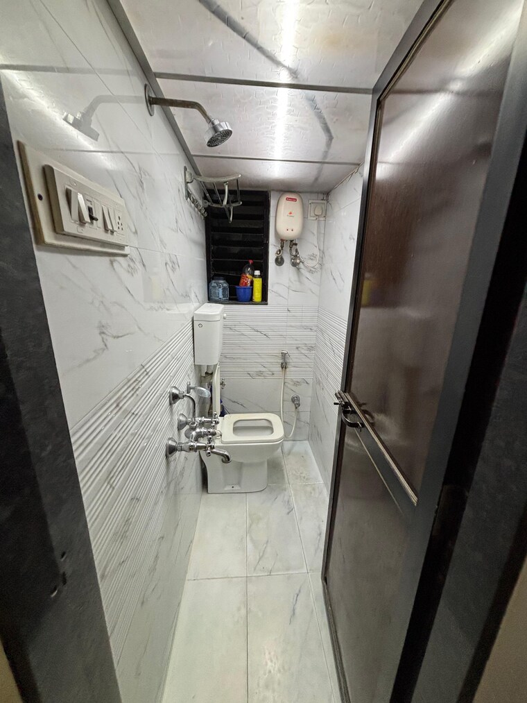 Bathroom, safa-marwah-tower 2 Bedroom 500 Sq.Ft. Apartment In Mazgaon Mumbai 9208700