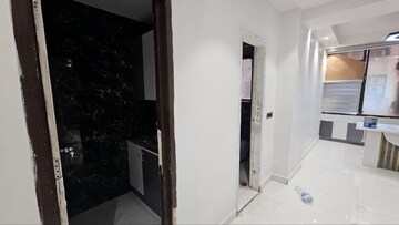 Room in  Office Space at Netaji Subhash Place – for Rent
