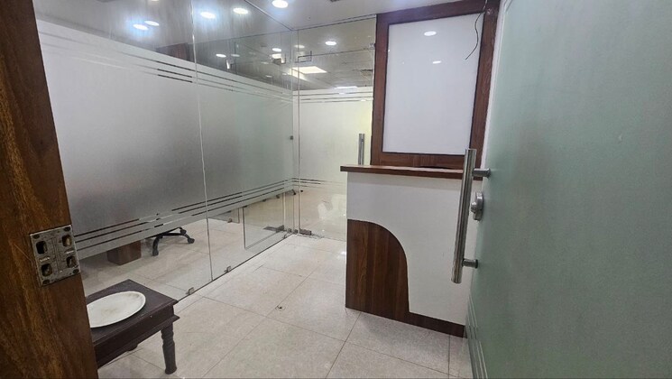 Team Area, netaji subhash place Commercial Office Space 1039 Sq.Ft. In Netaji Subhash Place Delhi 9208701