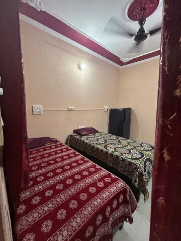 Bedroom in 1 BHK Independent House at Karam Pura – for Rent