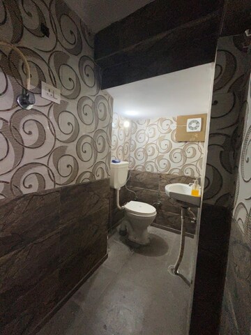 Parking in 1 BHK Independent House at Karam Pura – for Rent