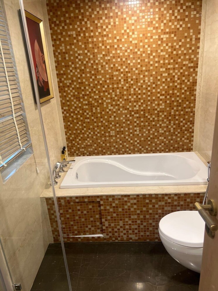 Bathroom, lodha-world-crest 3 Bedroom 1345 Sq.Ft. Apartment In Worli Mumbai 9208744