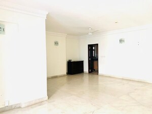 Room in 3.5 BHK Apartment at Prestige St Johns Wood, Koramangala – for Rent