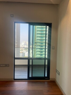 Room in 3 BHK Apartment at Aparna One, Shaikpet – for Rent