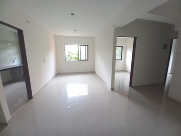 Room in 2 BHK Apartment at New Anand Park CHS, Wagle Industrial Estate – for Rent
