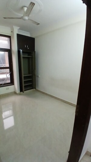 Room in 2 BHK Builder Floor at Chattarpur – for Rent