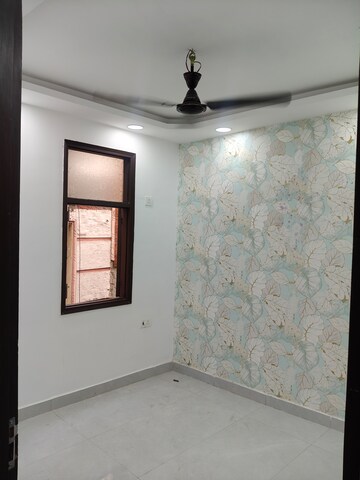 Room in 1 BHK Builder Floor at Govindpuri – for Rent