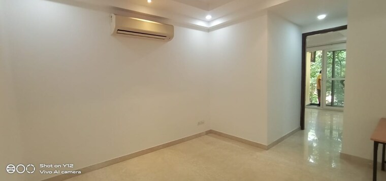 Room, greater kailash i 3 Bedroom 208 Sq.Yd. Builder Floor In Greater Kailash I Delhi 9208901