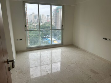 Room in 2 BHK Apartment at DB Woods, Goregaon East – for Rent