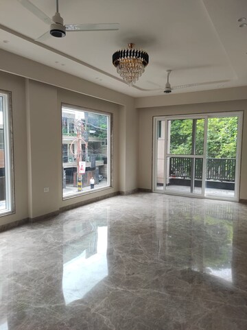 Room in 4 BHK Builder Floor at Saket – for Sale