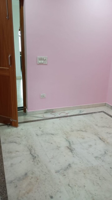 Room in 3 BHK Independent House at Sector 26 – for Rent