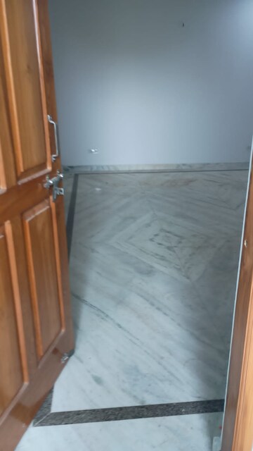 Room in 3 BHK Independent House at Sector 26 – for Rent