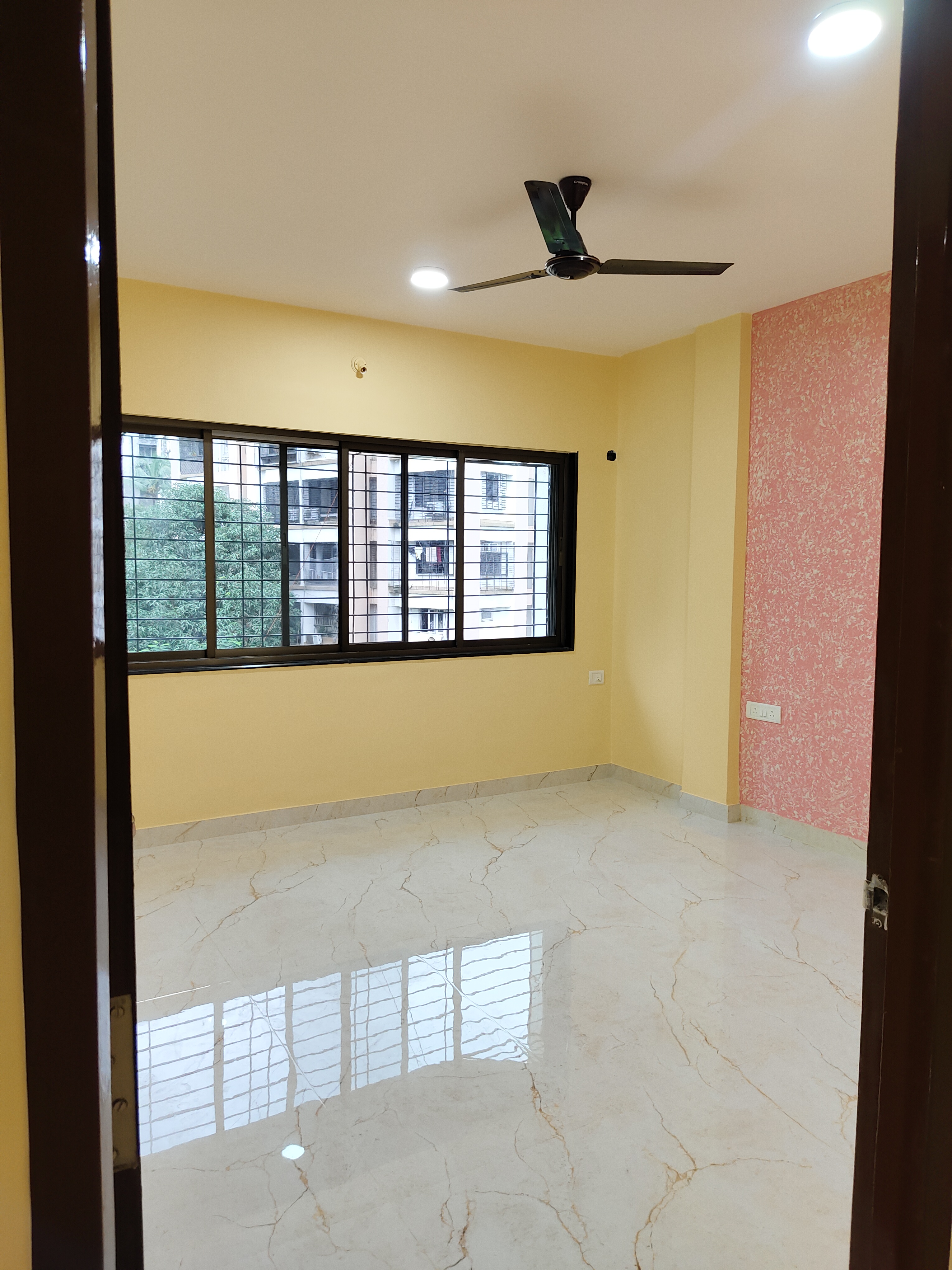 2 BHK + Extra Room 800 Sq.Ft. Apartment in Radium Annexe