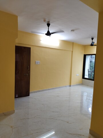 Room in 2 BHK Apartment at Radium Annexe, Goregaon East – for Rent