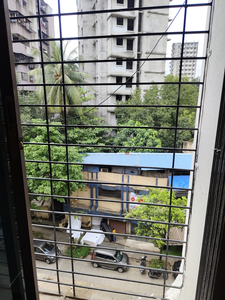 Balcony, radium-annexe 2 Bedroom 800 Sq.Ft. Apartment In Goregaon East Mumbai 9209021