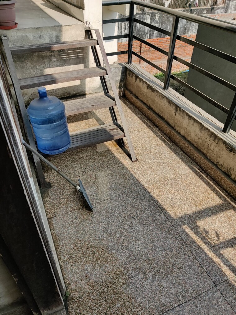 Balcony, sector 27 3 Bedroom 2600 Sq.Ft. Independent House In Sector 27 Noida 9209026