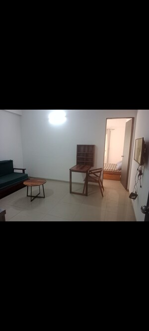 Dining Room in 1 BHK Apartment at Dlf City Phase 3 – for Rent