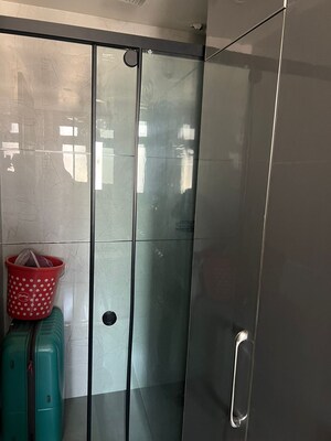 Building Lobby in 3 BHK Builder Floor at Sector 40 – for Rent