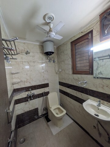 Bathroom in 2 BHK Apartment at Ansal Sushant Apartments, Sushant Lok I – for Rent