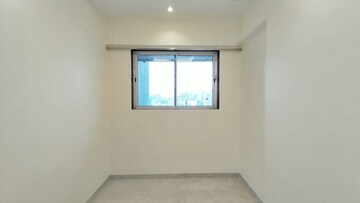 Room in 2.5 BHK Apartment at Anand CHS Goregaon, Goregaon East – for Rent