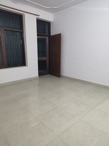 Balcony in 2 BHK Builder Floor at RWA Apartments Sector 52, Sector 52 – for Rent