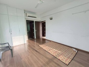 Room in 2 BHK Apartment at M3M Escala, Sector 70a – for Sale