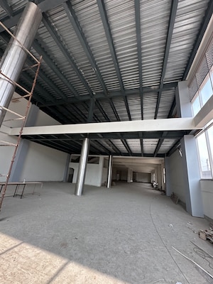 Staircase in  Showroom at Sector 27a – for Rent