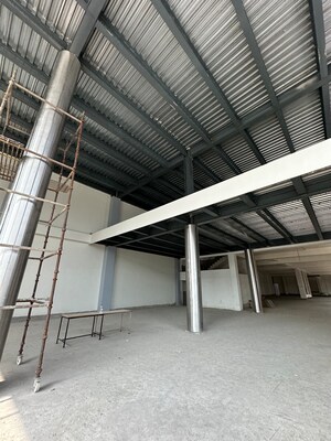 Staircase in  Showroom at Sector 27a – for Rent