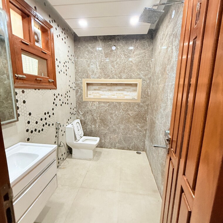 Bathroom, rwa-apartments-sector-108 3 Bedroom 1743 Sq.Ft. Builder Floor In Sector 108 Noida 9209256