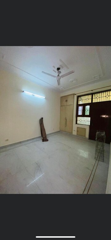 Room in 1 RK Builder Floor at Sai Kutir Sector 49, Sector 49 – for Rent