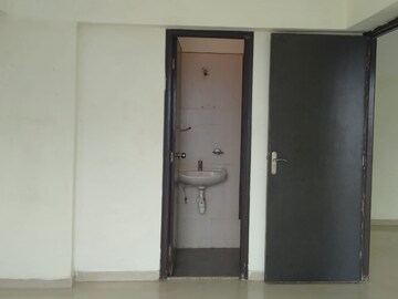 Room in 2 BHK Apartment at Kamanwala Manavsthal, Malad West – for Rent