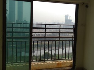 Room in 2 BHK Apartment at Kamanwala Manavsthal, Malad West – for Rent