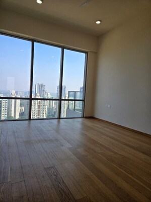 Room in 4 BHK Apartment at Paras Quartier, Gwal Pahari – for Sale