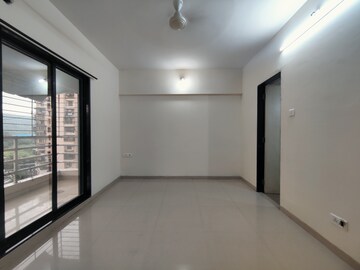 Room in 2 BHK Apartment at Swastik Windsor Heights, Kharghar – for Rent