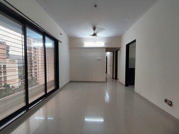Room in 2 BHK Apartment at Swastik Windsor Heights, Kharghar – for Rent