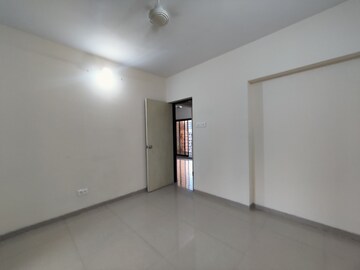 Room in 2 BHK Apartment at Swastik Windsor Heights, Kharghar – for Rent