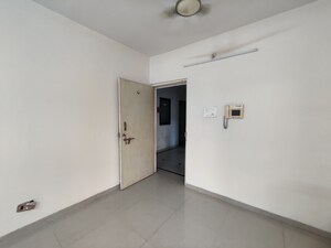 Room in 2 BHK Apartment at Swastik Windsor Heights, Kharghar – for Rent