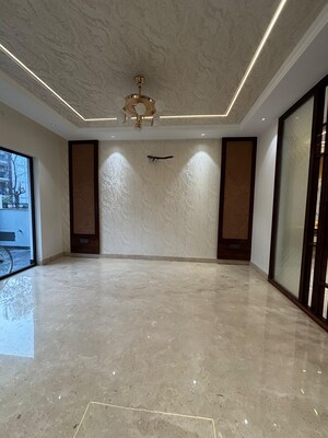 Room in 4 BHK Independent House at Patiala Road – for Sale