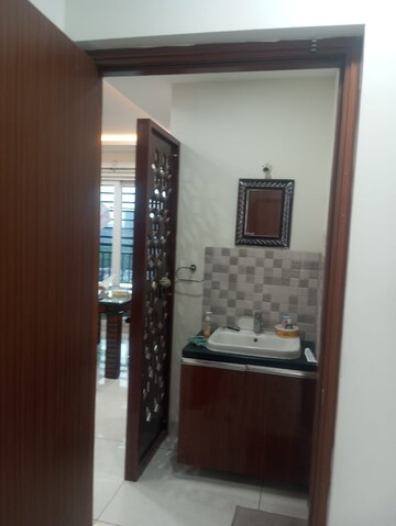 Room in 2.5 BHK Apartment at Aparna Sarovar Zenith, Nallagandla – for Rent