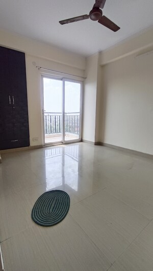 Room in 3 BHK Apartment at Saviour Park, Mohan Nagar – for Rent