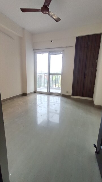Room in 3 BHK Apartment at Saviour Park, Mohan Nagar – for Rent