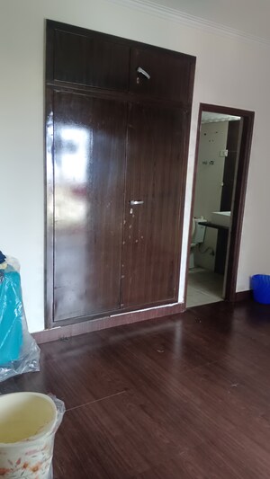 Furnished Amenities in 3 BHK Apartment at Saviour Park, Mohan Nagar – for Rent