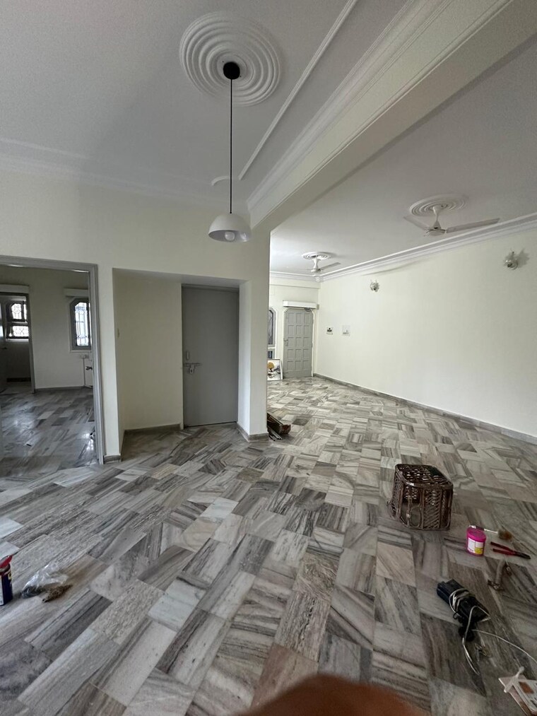 Room, university road 3 Bedroom 1700 Sq.Ft. Apartment In University Road Lucknow 9209419