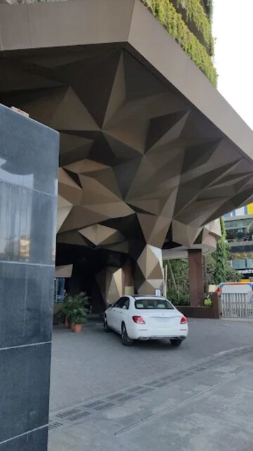 Parking in 2 BHK Apartment at Lodha Fiorenza, Goregaon East – for Rent