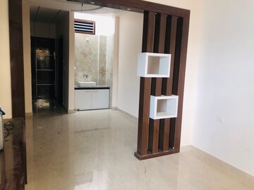 Room in 2 BHK Builder Floor at Sector 38 – for Rent