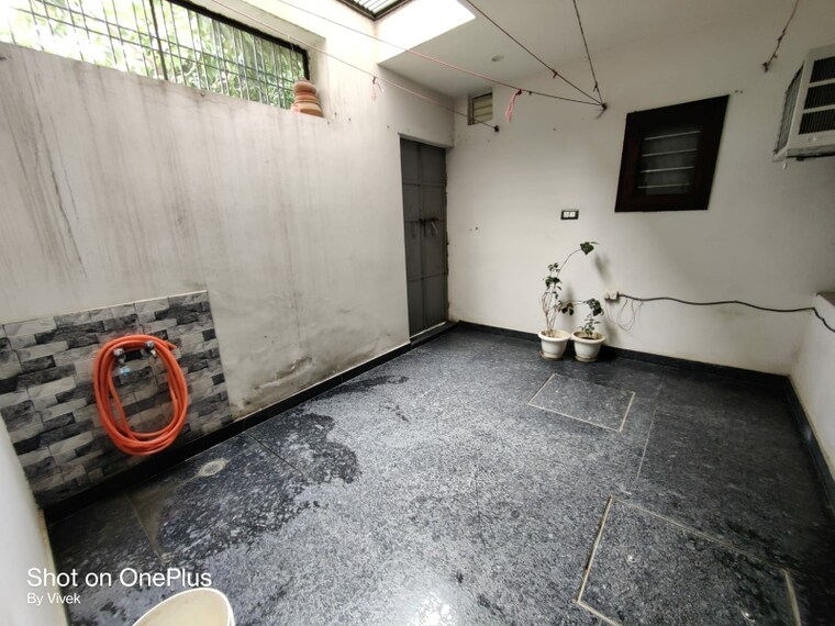  Parking, sector 28 1.5 Bedroom 1250 Sq.Ft. Builder Floor In Sector 28 Faridabad 9209461