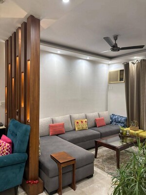 Bedroom in 3 BHK Apartment at DLF Oakwood Estate, Dlf Phase ii – for Sale